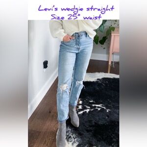 Levi’s Wedgie straight Classic Blue Distressed